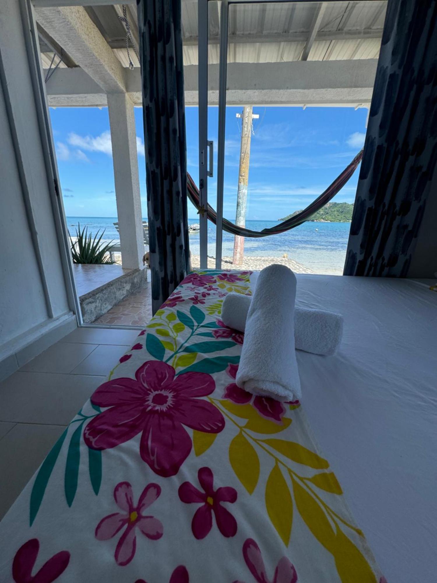 Posada Old Town Bay Providencia  المظهر الخارجي الصورة